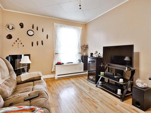 Salon - 450  - 456 Rue St-Joseph, Farnham, QC - Indoor Photo Showing Living Room