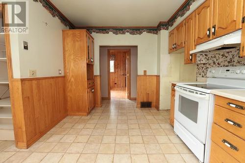 195 Maki Rd, Sault Ste. Marie, ON - Indoor Photo Showing Kitchen