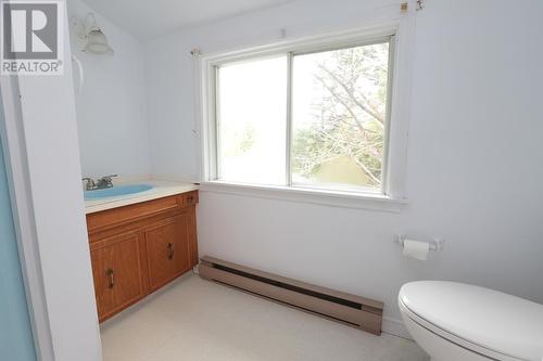 195 Maki Rd, Sault Ste. Marie, ON - Indoor Photo Showing Bathroom