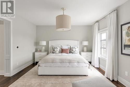 218 Dorval Drive, Oakville, ON - Indoor Photo Showing Bedroom