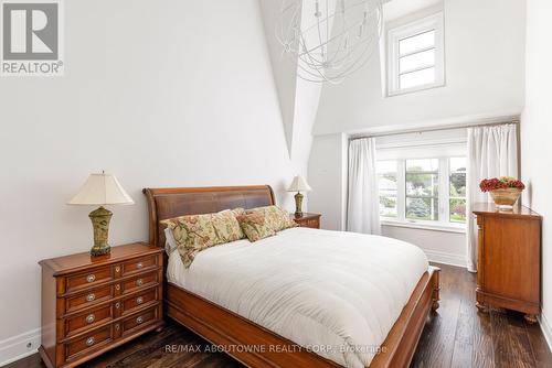 218 Dorval Drive, Oakville (Old Oakville), ON - Indoor Photo Showing Bedroom