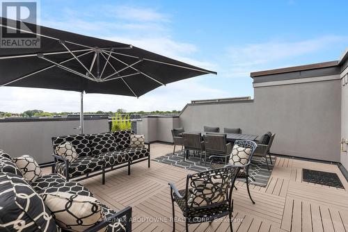 218 Dorval Drive, Oakville, ON - Outdoor With Deck Patio Veranda With Exterior