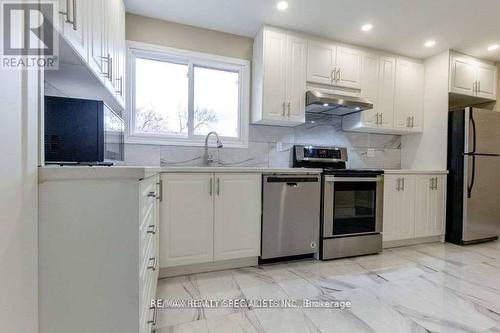 7 Grand Rapids Square, Brampton (Brampton North), ON - Indoor Photo Showing Kitchen