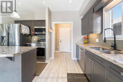 41 Success Way, Thorold, ON - Indoor Photo Showing Kitchen With Double Sink With Upgraded Kitchen