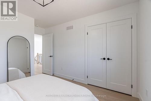 2692 Heardcreek Trail, London, ON - Indoor Photo Showing Bedroom