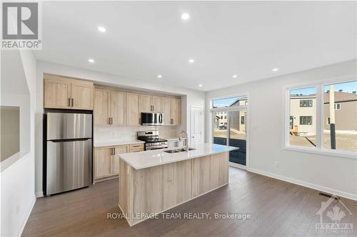 304 Establish Avenue, Ottawa, ON - Indoor Photo Showing Kitchen