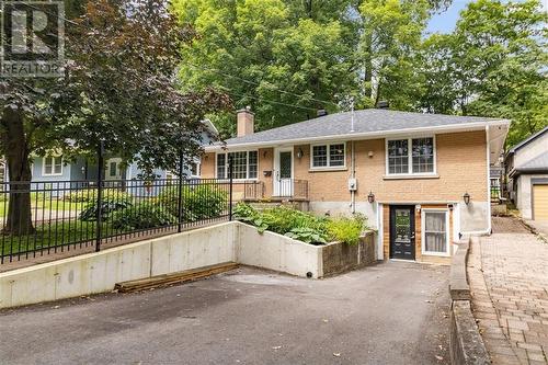 Front and garage entrance - 130 Hartley Street, Brockville, ON - Outdoor