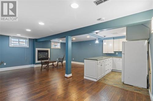 Family room and fireplace - 130 Hartley Street, Brockville, ON - Indoor