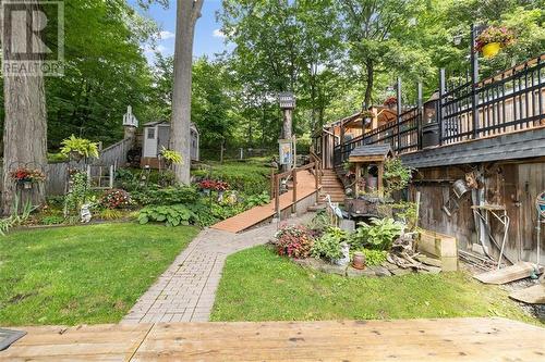 Backyard paths and fountain - 130 Hartley Street, Brockville, ON - Outdoor