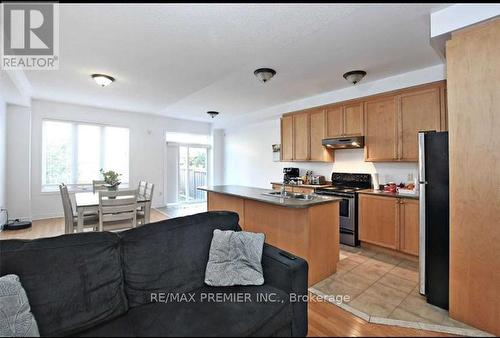 65 Robert Green Crescent, Vaughan (Patterson), ON - Indoor Photo Showing Kitchen