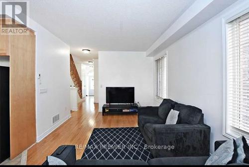 65 Robert Green Crescent, Vaughan (Patterson), ON - Indoor Photo Showing Living Room