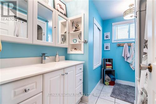 70 Margery Avenue, St. Catharines, ON - Indoor Photo Showing Bathroom