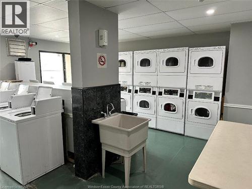 150 Park Unit# 802, Windsor, ON - Indoor Photo Showing Laundry Room