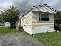 6 Gantry Road  Middle Sackville, NS B4E 0H7