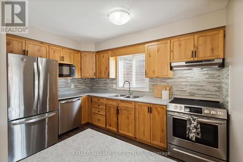 3246 Paulpeel Avenue, London, ON - Indoor Photo Showing Kitchen With Double Sink