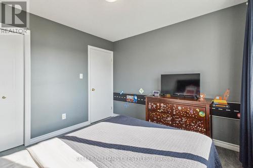 3246 Paulpeel Avenue, London, ON - Indoor Photo Showing Bedroom