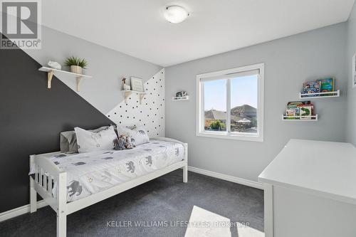 3246 Paulpeel Avenue, London, ON - Indoor Photo Showing Bedroom