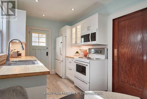 95 Agnes Street, Oshawa (O'Neill), ON - Indoor Photo Showing Kitchen With Double Sink