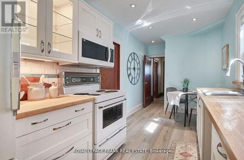 95 Agnes Street, Oshawa (O'Neill), ON - Indoor Photo Showing Kitchen With Double Sink