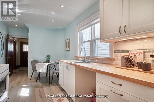 95 Agnes Street, Oshawa (O'Neill), ON - Indoor Photo Showing Kitchen With Double Sink