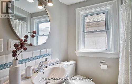 95 Agnes Street, Oshawa (O'Neill), ON - Indoor Photo Showing Bathroom