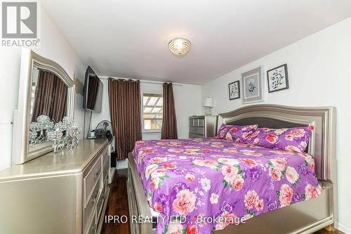 28 Gravenhurst Avenue, Toronto (Downsview-Roding-Cfb), ON - Indoor Photo Showing Bedroom