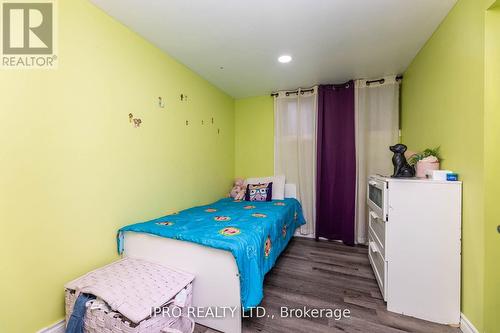 28 Gravenhurst Avenue, Toronto (Downsview-Roding-Cfb), ON - Indoor Photo Showing Bedroom