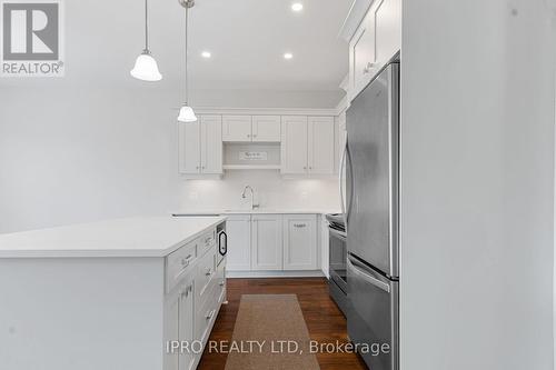 904 - 360 Quarter Town Line, Tillsonburg, ON - Indoor Photo Showing Kitchen With Upgraded Kitchen