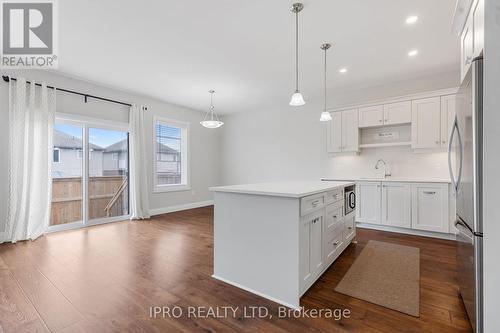 904 - 360 Quarter Town Line, Tillsonburg, ON - Indoor Photo Showing Kitchen With Upgraded Kitchen