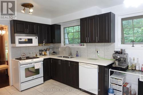 17 Woodland Road, Amaranth, ON - Indoor Photo Showing Kitchen With Double Sink