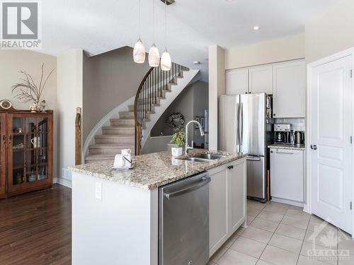 800 Fletcher Circle, Ottawa, ON - Indoor Photo Showing Kitchen With Double Sink With Upgraded Kitchen