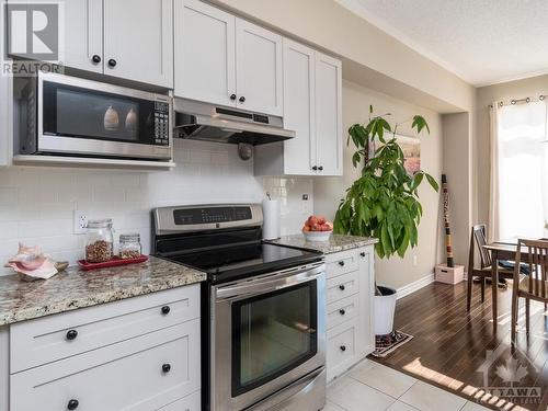 800 Fletcher Circle, Ottawa, ON - Indoor Photo Showing Kitchen