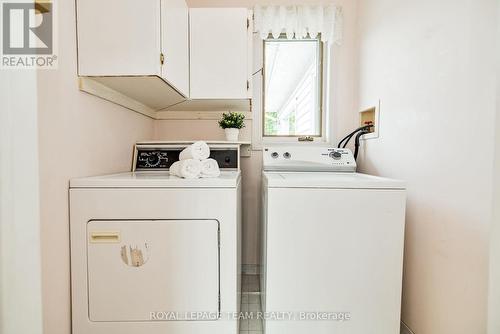 833 Heritage Drive, Montague, ON - Indoor Photo Showing Laundry Room