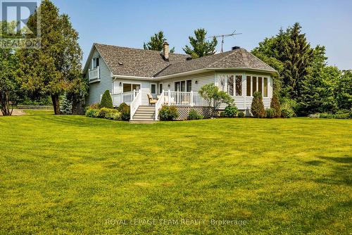 833 Heritage Drive, Montague, ON - Outdoor With Deck Patio Veranda