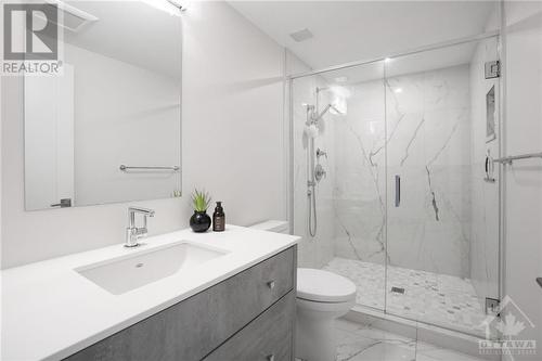 458 Tweedsmuir Avenue, Ottawa, ON - Indoor Photo Showing Bathroom