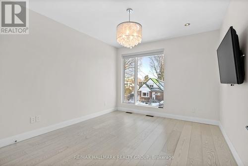 458 Tweedsmuir Avenue, Ottawa, ON - Indoor Photo Showing Other Room