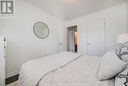 125 - 123 Myers Lane, Hamilton (Ancaster), ON - Indoor Photo Showing Bedroom