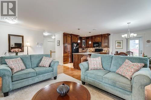 31 Hollyberry Drive, Paradise, NL - Indoor Photo Showing Living Room