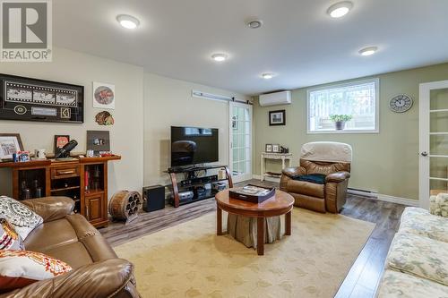 31 Hollyberry Drive, Paradise, NL - Indoor Photo Showing Living Room