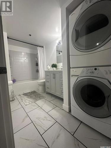 1905 311 6Th Avenue N, Saskatoon, SK - Indoor Photo Showing Laundry Room