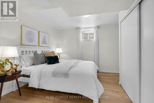 6628 Beattie Street, London, ON - Indoor Photo Showing Bedroom