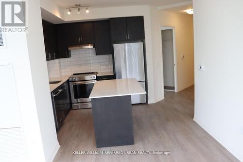 2305 - 9000 Jane Street, Vaughan, ON - Indoor Photo Showing Kitchen