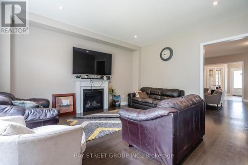 75 Muirfield Drive, Barrie (Ardagh), ON - Indoor Photo Showing Living Room With Fireplace