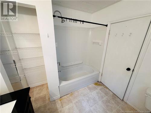 112 Charles Street, Woodstock, NB - Indoor Photo Showing Bathroom