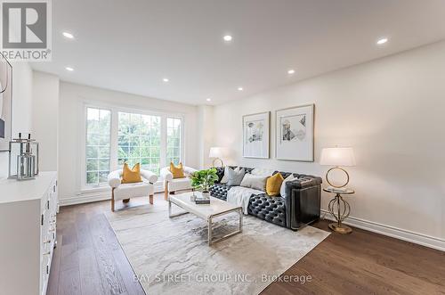 380 Drewry Avenue, Toronto (Newtonbrook West), ON - Indoor Photo Showing Living Room