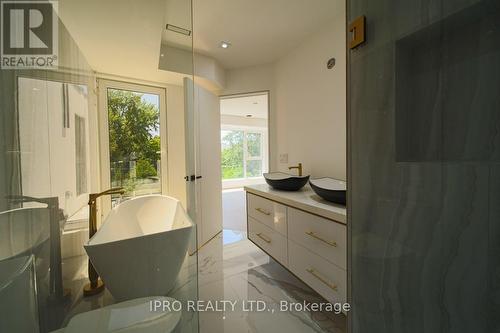 2970A Bayview Avenue, Toronto (Willowdale East), ON - Indoor Photo Showing Bathroom