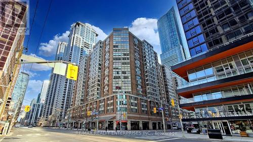 713 - 711 Bay Street, Toronto (Bay Street Corridor), ON - Outdoor With Facade