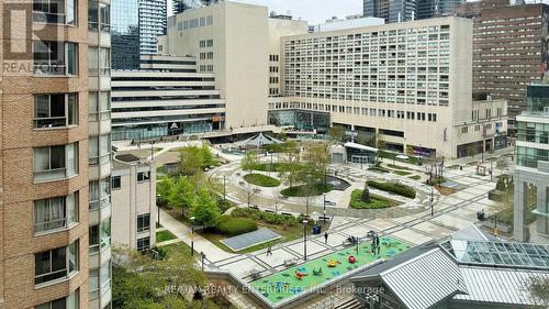 713 - 711 Bay Street, Toronto (Bay Street Corridor), ON - Outdoor