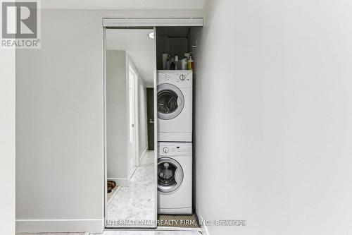 1404 - 50 Lombard Street, Toronto (Church-Yonge Corridor), ON - Indoor Photo Showing Laundry Room