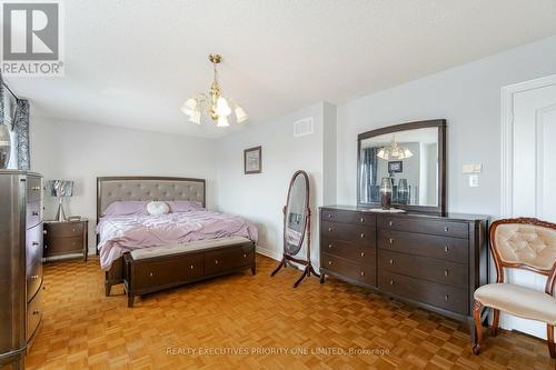 223 Caproni Drive, Vaughan (Maple), ON - Indoor Photo Showing Bedroom